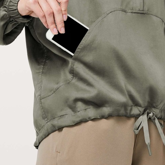 Lululemon City Stroll Hoodie
Grey Sage - Picture 5 of 10